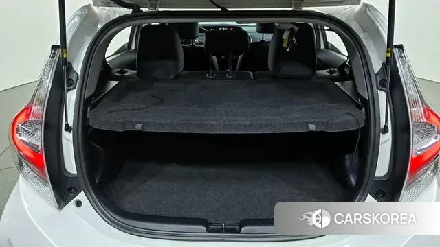 Toyota Prius C id 3039305 из Кореи 11