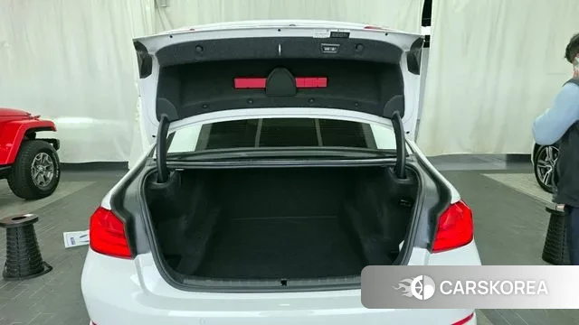 BMW 5 Series (G30) id 3661546 из Кореи 11