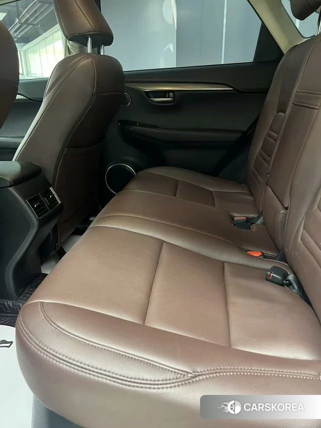 Lexus NX id 4218671 из Китая 11