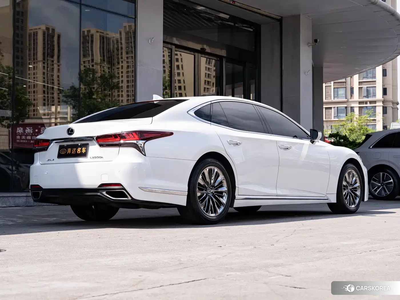 Lexus LS id 4539304 из Китая 11