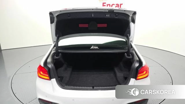 BMW 5 Series (G30) id 3905424 из Кореи 11