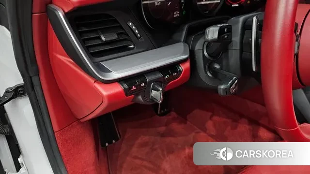 Porsche 911(992) id 3023152 из Кореи 11