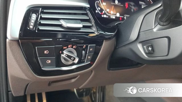 BMW 5 Series (G30) id 4508052 из Кореи 11