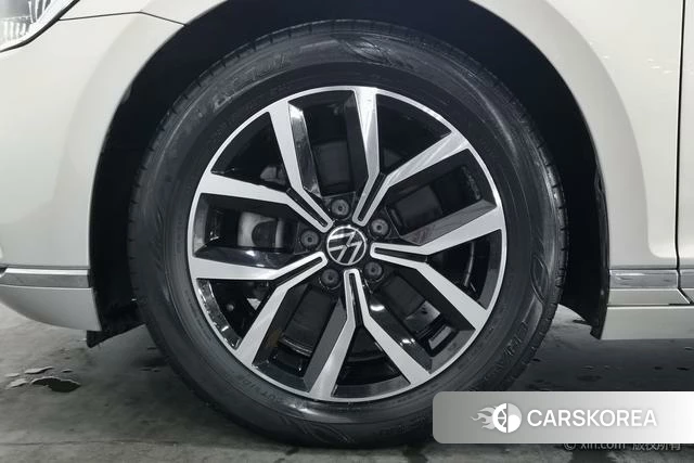 Volkswagen Magotan id 4314212 из Китая 11