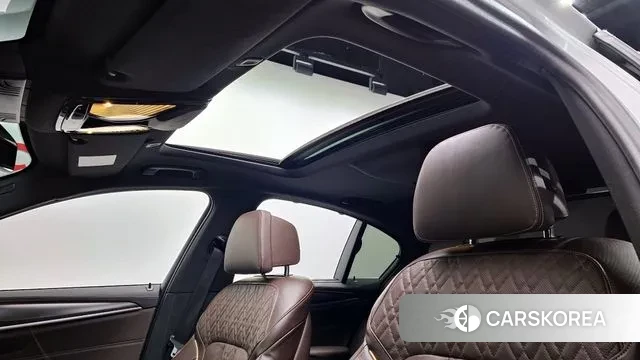 BMW 5 Series (G30) id 3571839 из Кореи 11