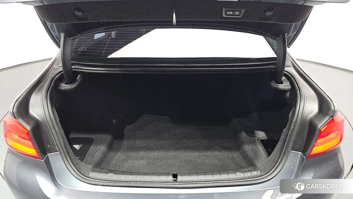 BMW 5 Series (G30) id 2148012 из Кореи 11