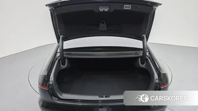 Hyundai Grandeur (GN7) id 3217902 из Кореи 11