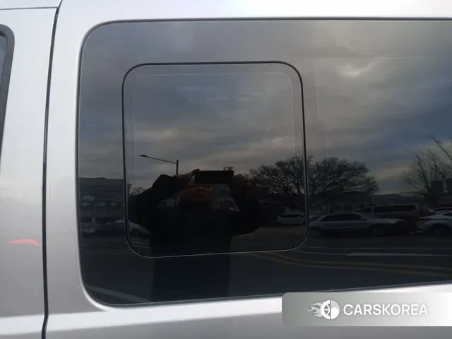 Hyundai The New Grand Starex id 2249855 из Кореи 11