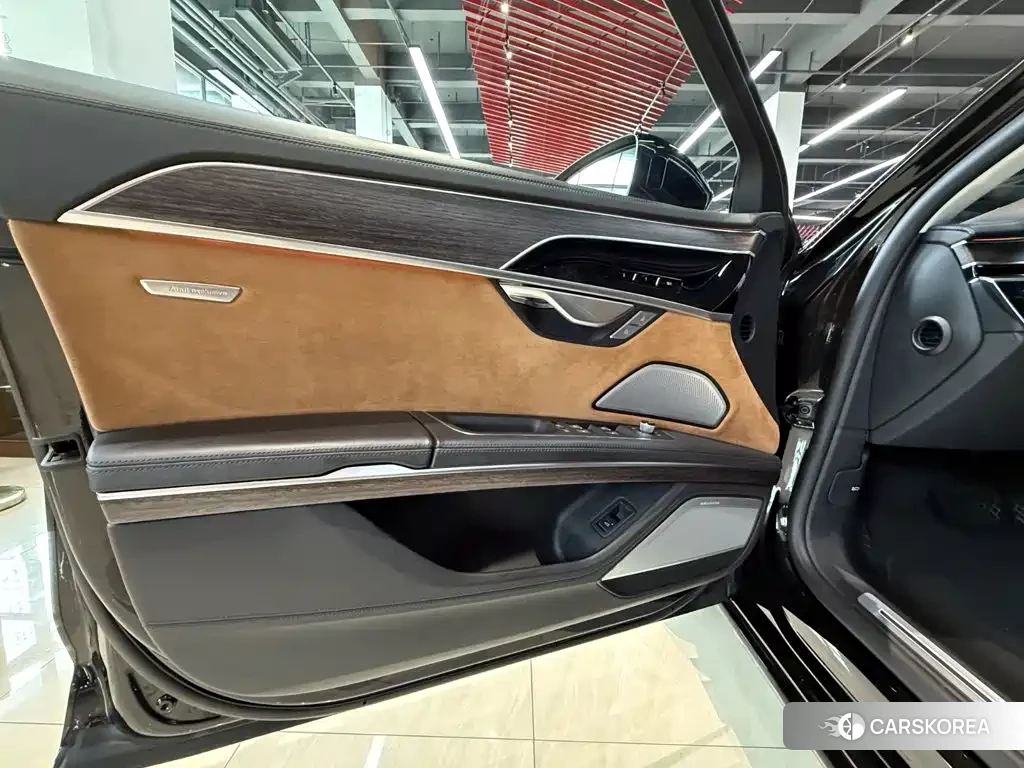 Audi A8 id 4601863 из Китая 11