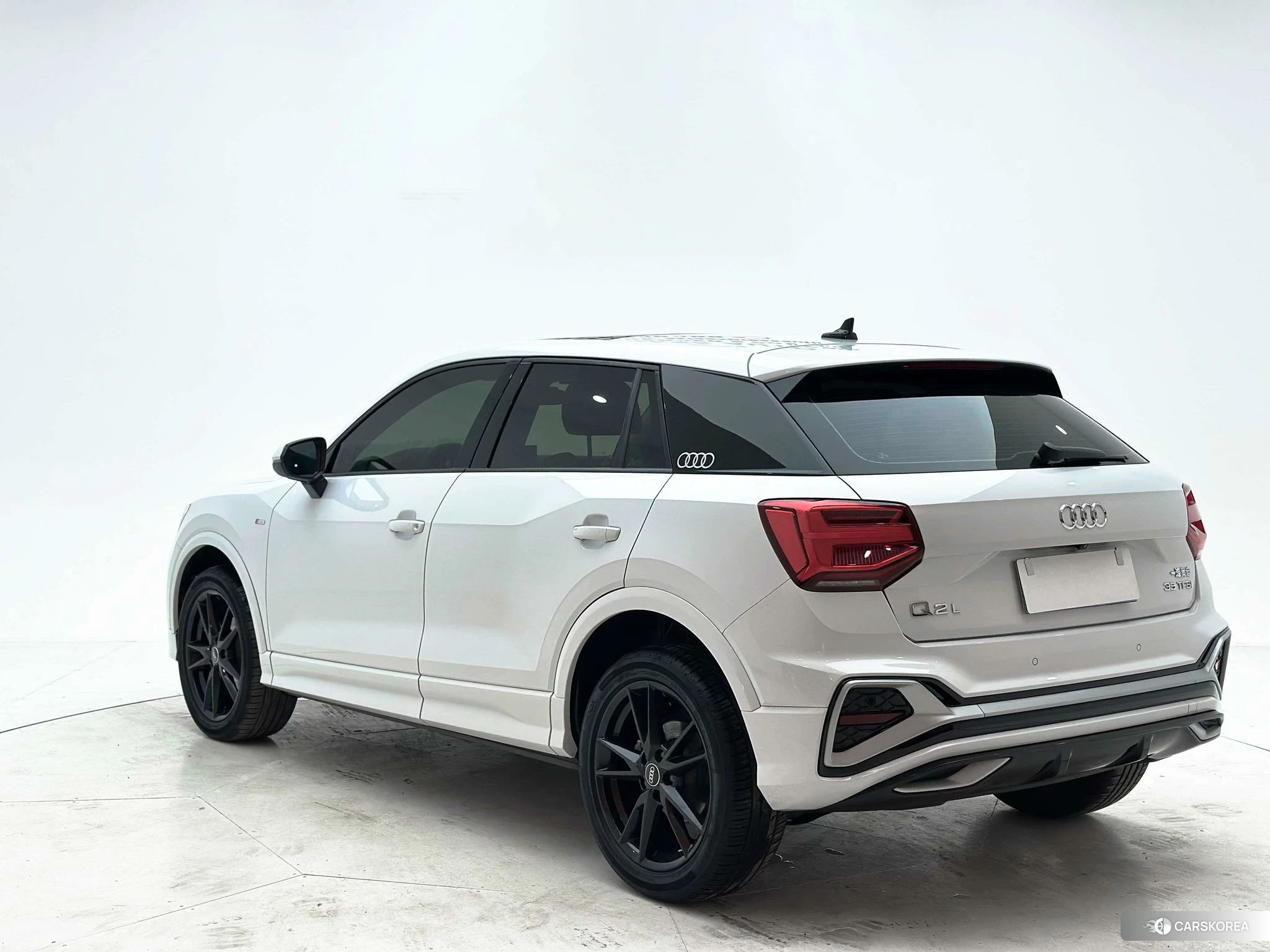 Audi Q2L id 4479618 из Китая 11
