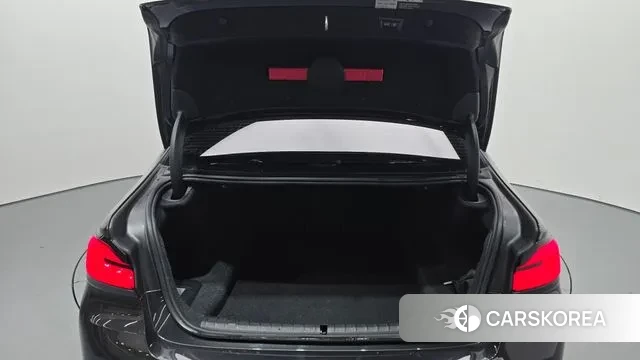 BMW 5 Series (G30) id 3383432 из Кореи 11