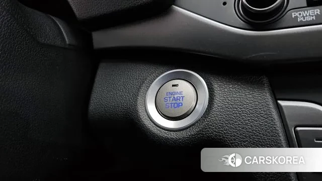 Hyundai Avante AD id 3484987 из Кореи 11