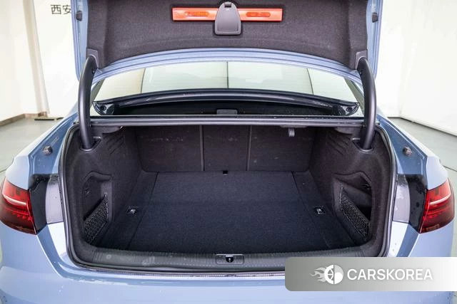 Audi A4L id 4211311 из Китая 11