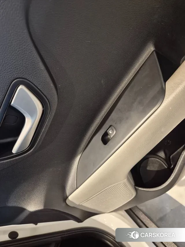 Kia Stonic id 3714158 из Кореи 11