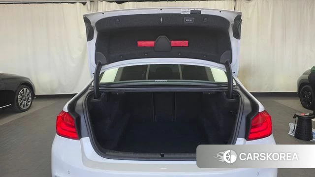 BMW 5 Series (G30) id 3954949 из Кореи 11