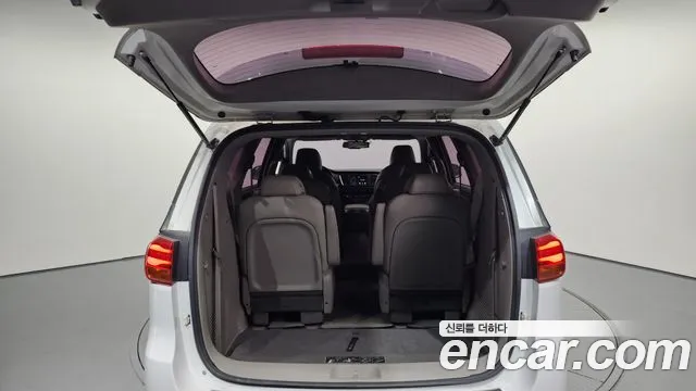 Kia The New Carnival id 2803381 из Кореи 11