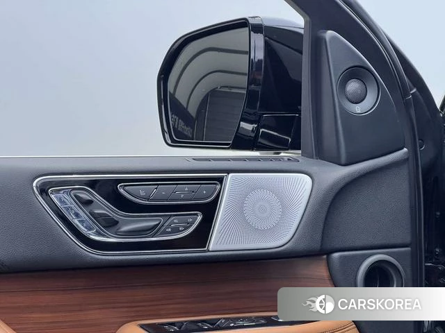 Lincoln Navigator id 4208119 из Китая 11