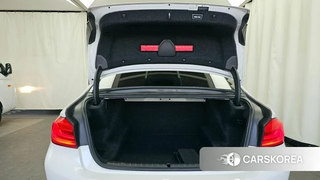 BMW 5 Series (G30) id 3924906 из Кореи 11