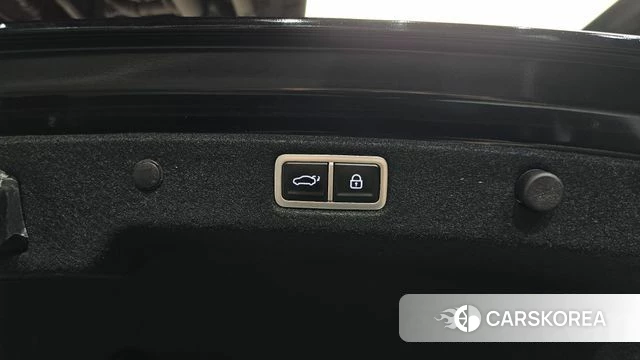 Hyundai Grandeur (GN7) id 4579384 из Кореи 11