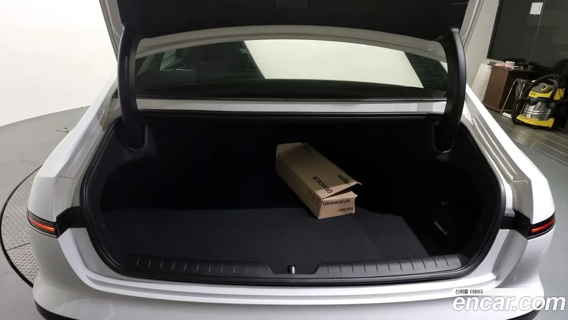 Hyundai Grandeur (GN7) id 2056333 из Кореи 11