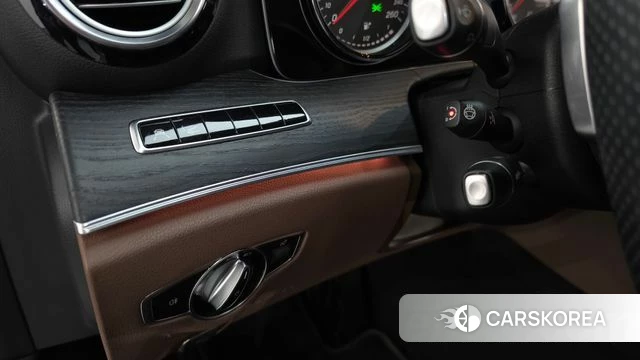 Mercedes-Benz E-Class W213 id 4737642 из Кореи 11