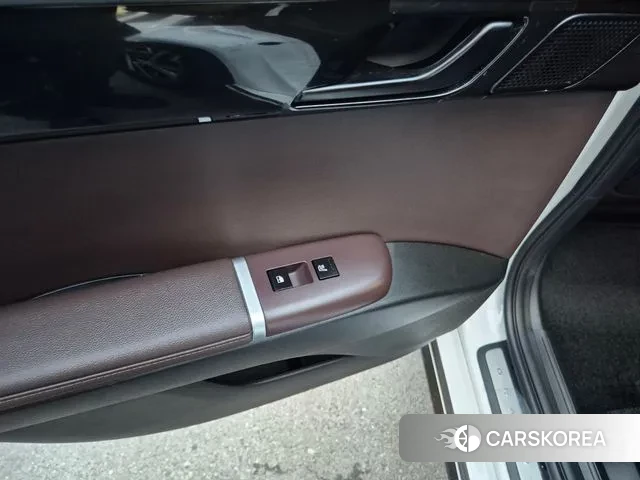 Hyundai Grandeur (GN7) id 3550502 из Кореи 11