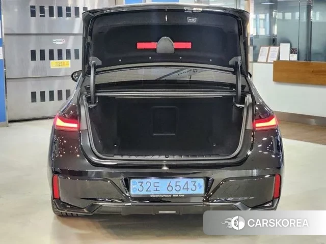 BMW i7 (G70) id 3452478 из Кореи 11