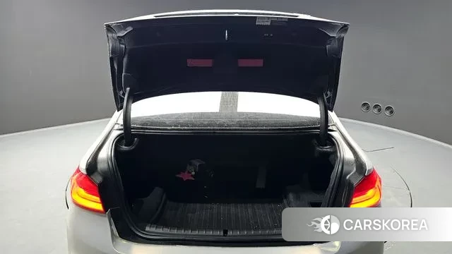 BMW 5 Series (G30) id 3557610 из Кореи 11