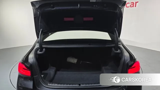 BMW 5 Series (G30) id 3566075 из Кореи 11