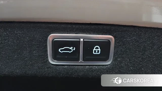 Hyundai Grandeur (GN7) id 3696612 из Кореи 11