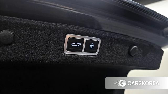 Hyundai Grandeur (GN7) id 3891521 из Кореи 11