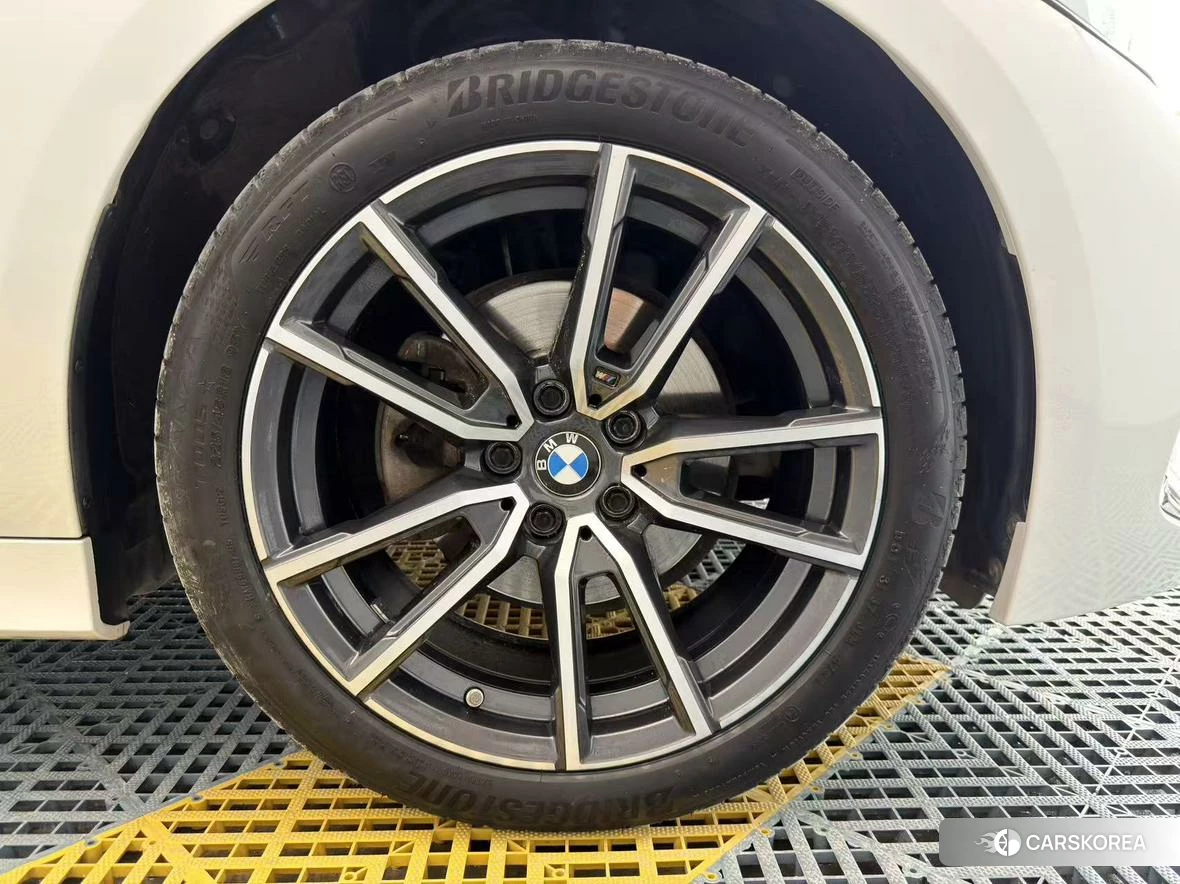 BMW 3 series id 4473849 из Китая 11