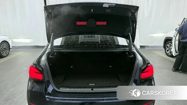 BMW 5 Series (G30) id 3807355 из Кореи 11