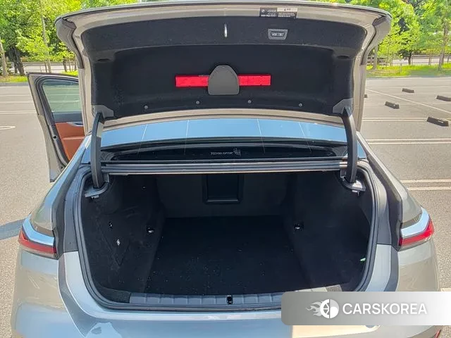 BMW 7 Series (G70) id 2888912 из Кореи 11