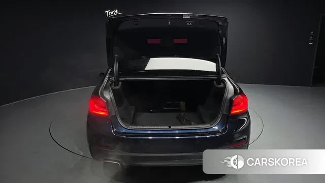 BMW 5 Series (G30) id 3526014 из Кореи 11