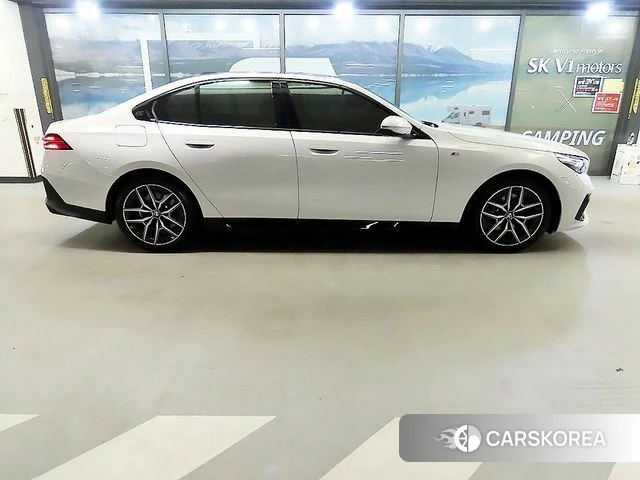 BMW 5 Series (G60) id 4279809 из Кореи 11