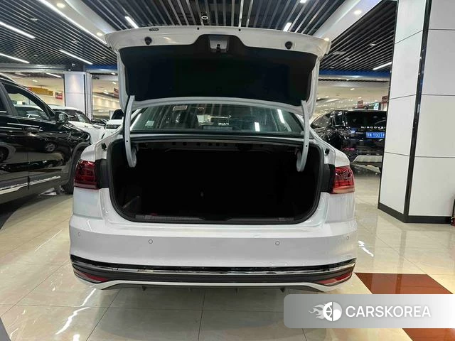 Volkswagen Bora id 4258454 из Китая 11