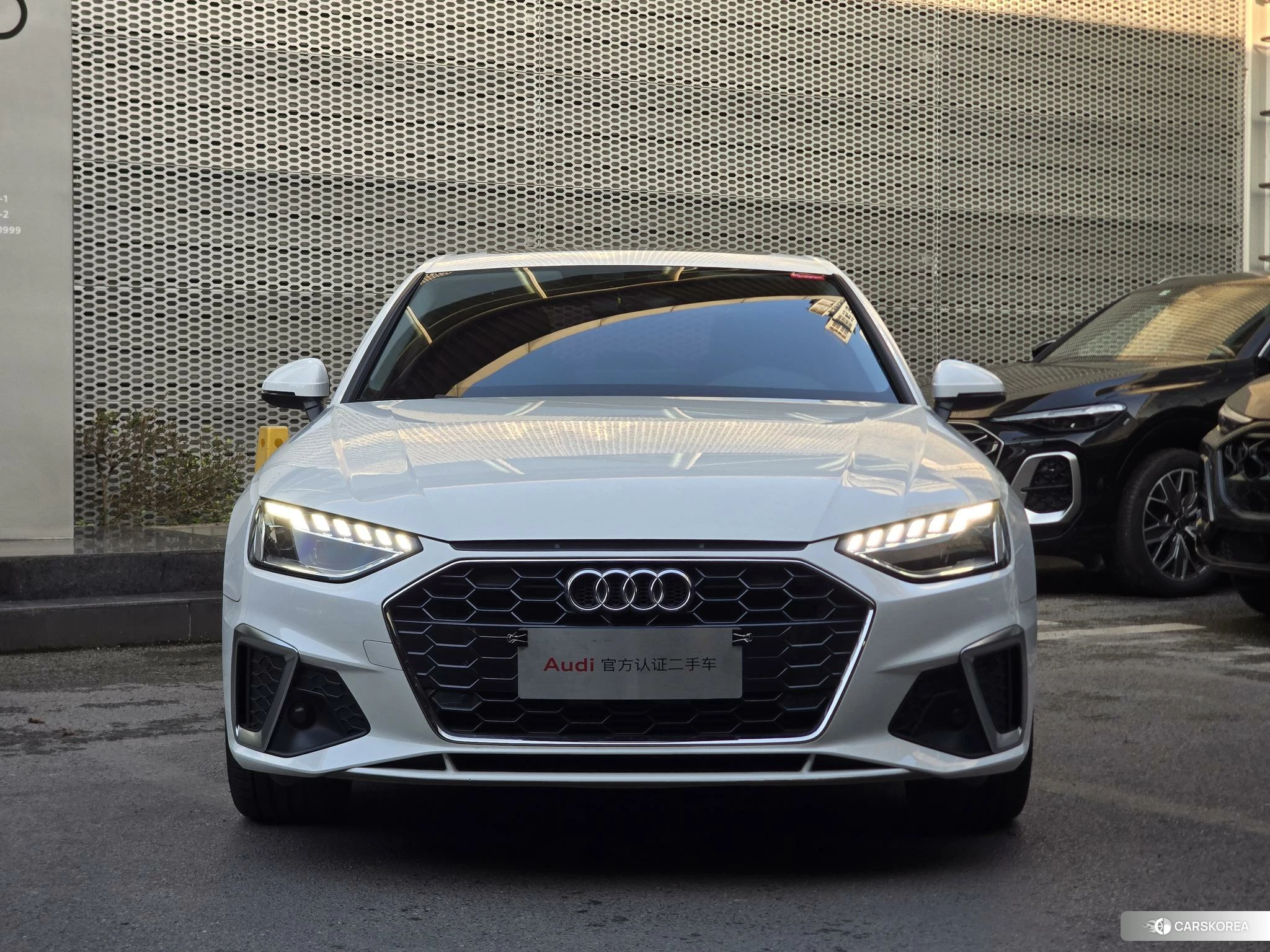 Audi A4L id 4420043 из Китая 11