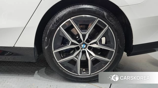 BMW 5 Series (G60) id 4756936 из Кореи 11