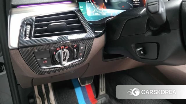 BMW 5 Series (G30) id 4245083 из Кореи 11