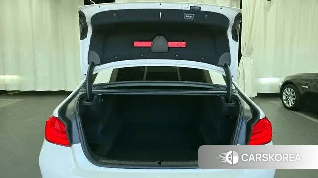 BMW 5 Series (G30) id 3145042 из Кореи 11