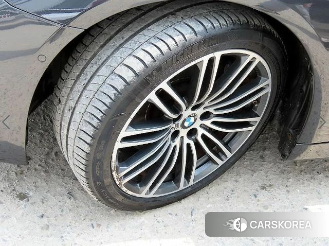 BMW 5 Series (G30) id 3885681 из Кореи 11