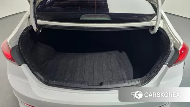 Hyundai Avante AD id 3469886 из Кореи 11