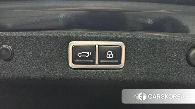 Hyundai Grandeur (GN7) id 3909867 из Кореи 11