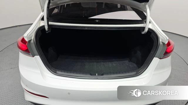 Hyundai Avante AD id 3796157 из Кореи 11