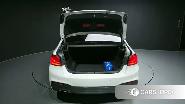 BMW 5 Series (G30) id 3344827 из Кореи 11