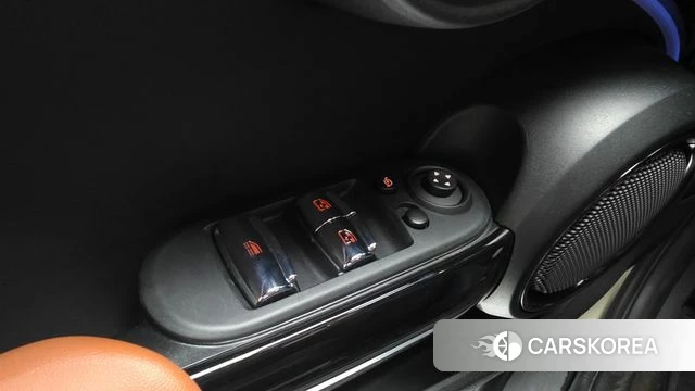 Mini Cooper S Convertible id 4692837 из Кореи 11