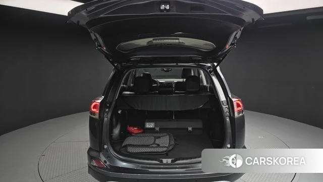 Toyota RAV4 id 4557828 из Кореи 11
