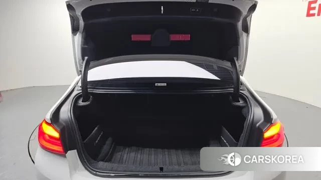 BMW 5 Series (G30) id 3520303 из Кореи 11