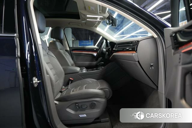 Volkswagen Touareg id 4240640 из Китая 11